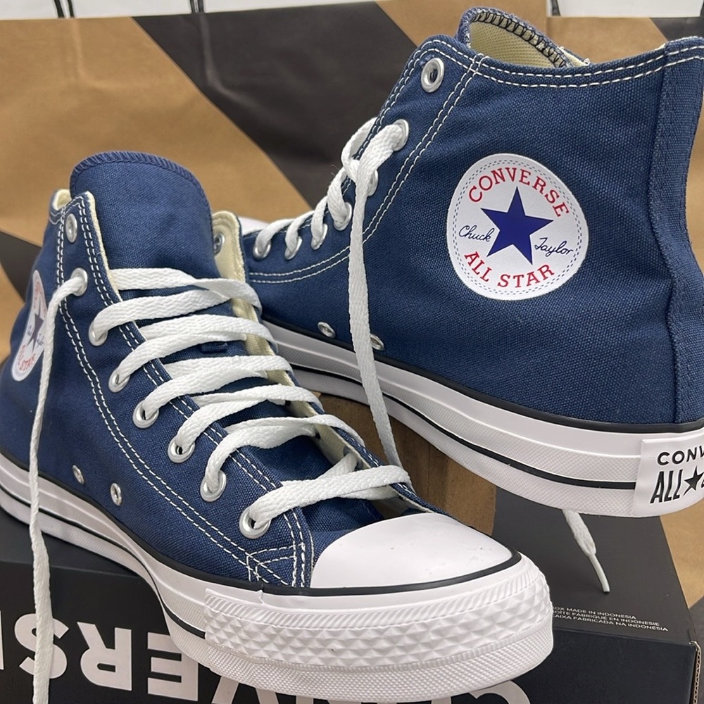 Converse Men's Blue High-Top Sneakers Classic Colors Navy - Picture 10 of 16